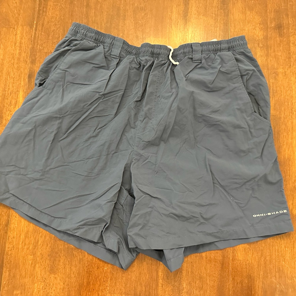PFG SHORTS. SIZE XL. 6 INCH INSEAM.